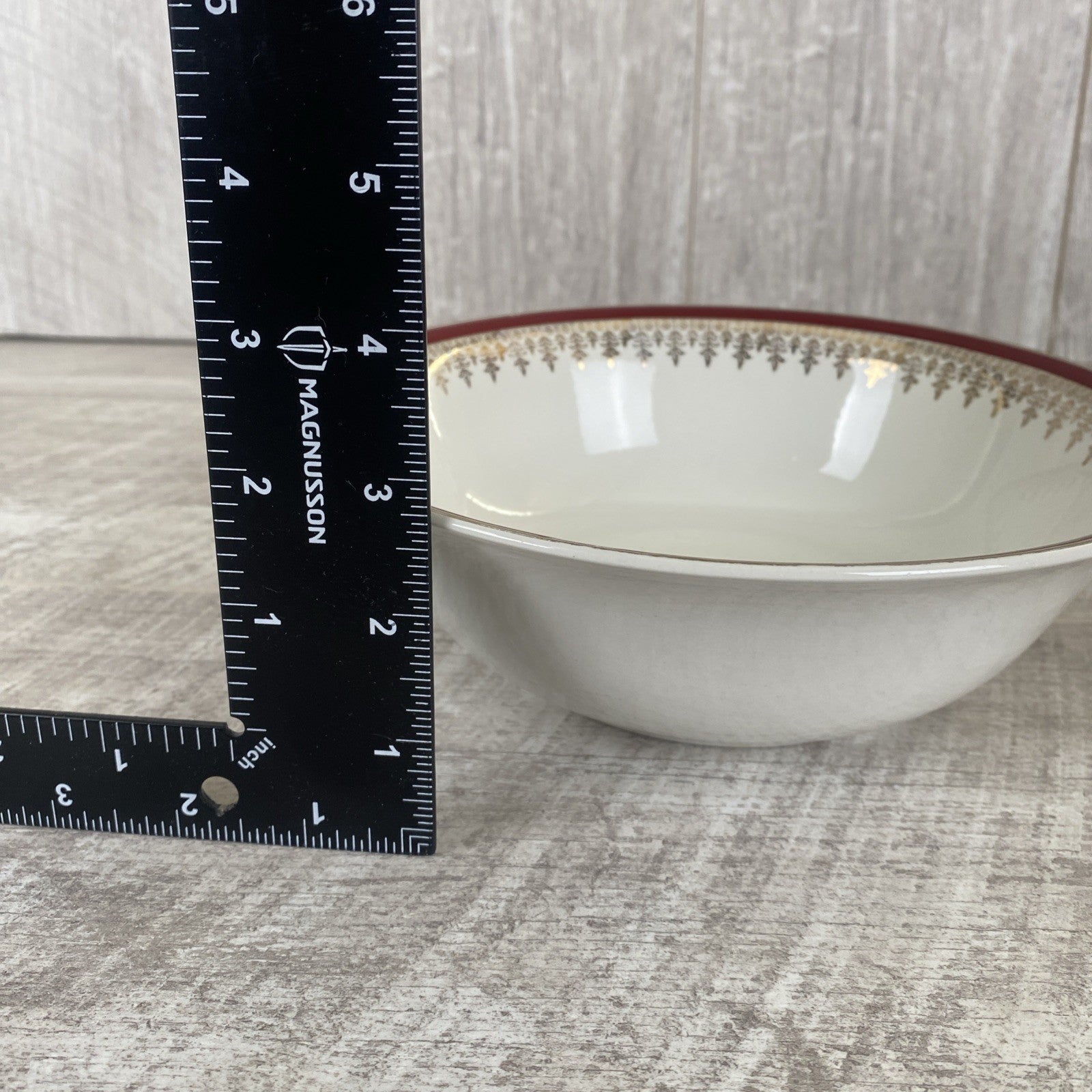 Myott Royalty serving bowl 8” dia