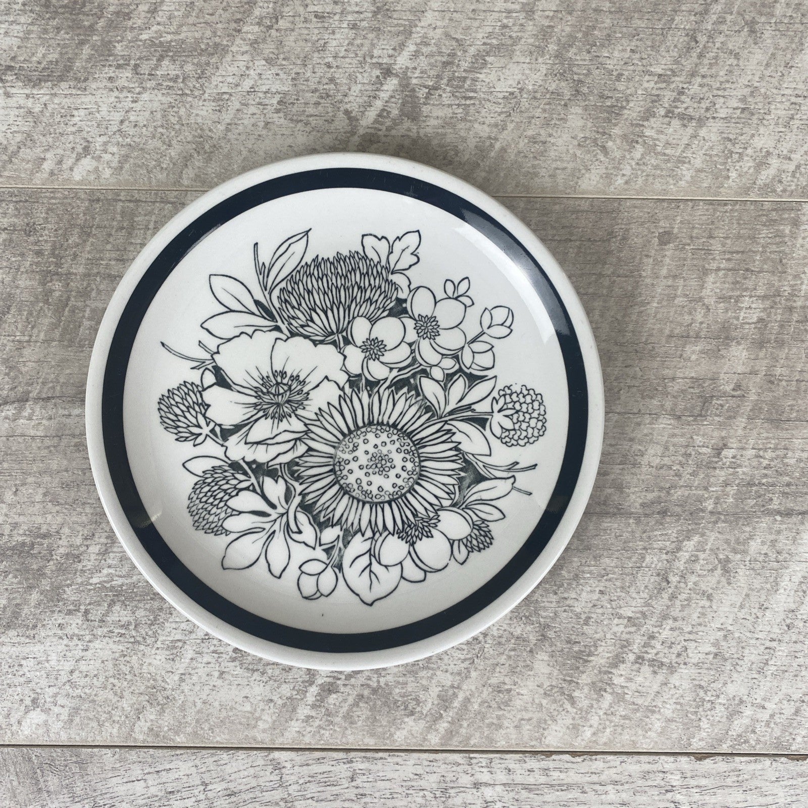vintage retro 1960s ALFRED MEAKIN -  SAMOA -  SIDE PLATE black flower design