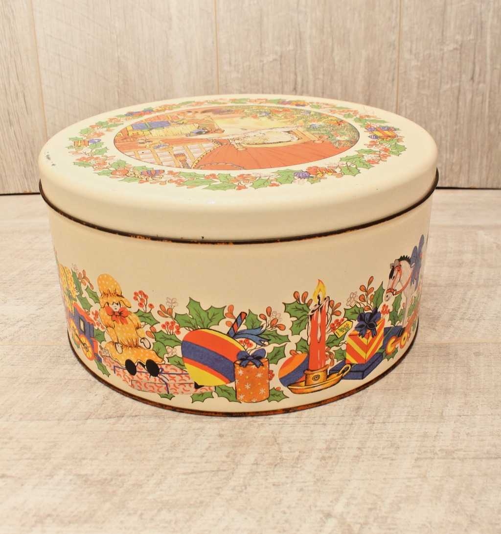 Vintage Regency Ware Christmas Biscuit / Cake Tin – Made in England (c. 1960s)