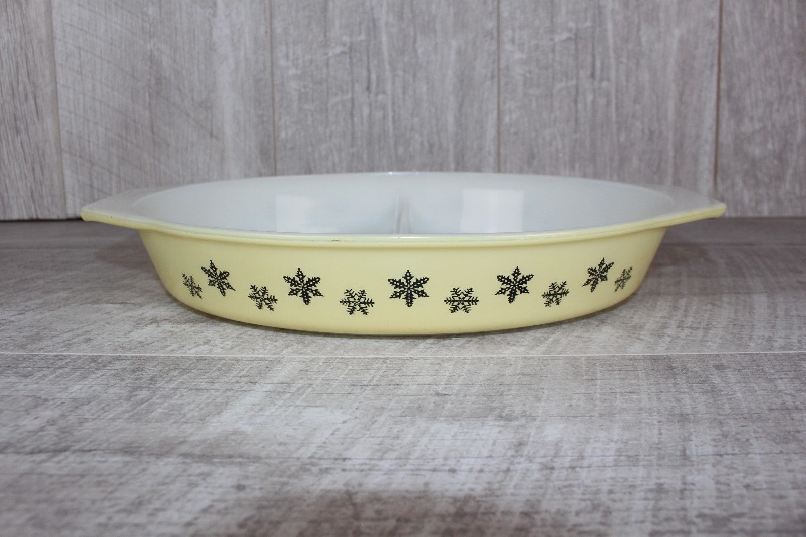 Vintage Pyrex Gaiety Snowflake Yellow Oval Divided Serving Dish VGC