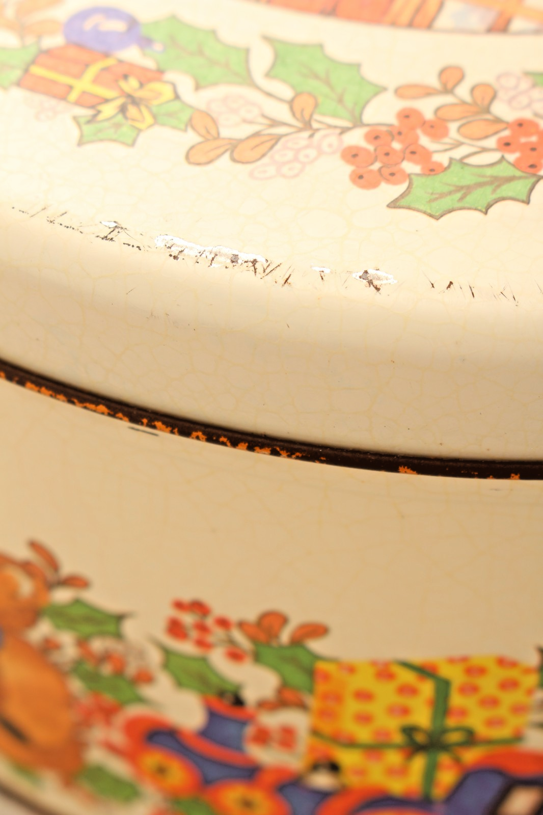 Vintage Regency Ware Christmas Biscuit / Cake Tin – Made in England (c. 1960s)