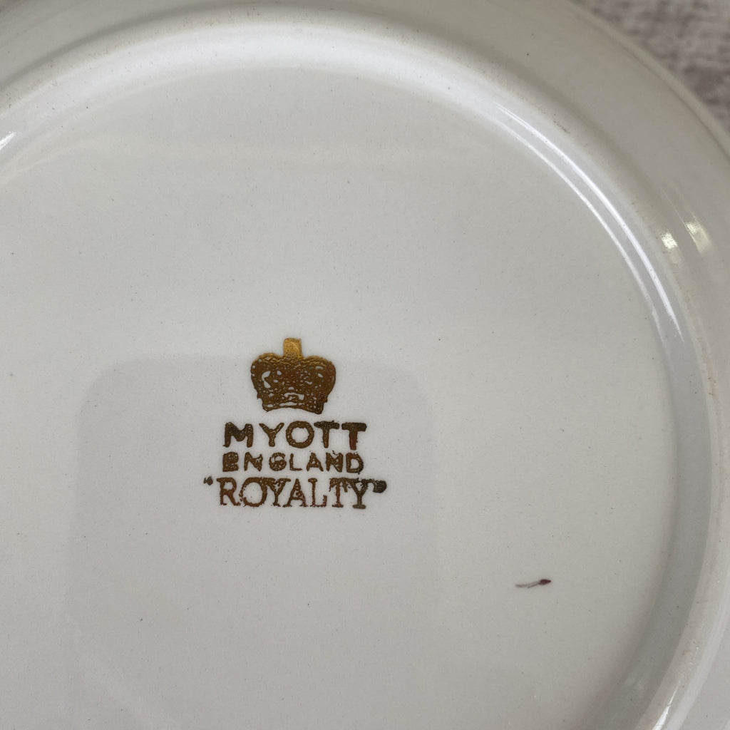 Myott Royalty serving bowl 8” dia
