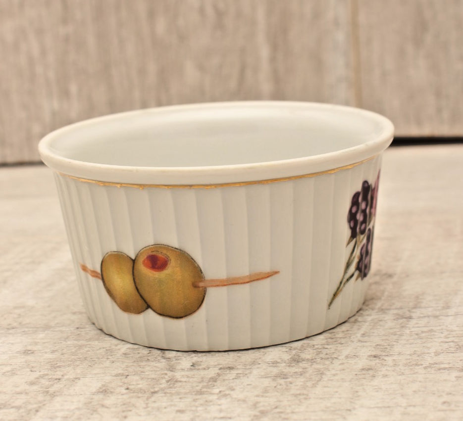 Royal Worcester Evesham Gold Ramekin Souffle Dish Blackberries Olives Size GO 48