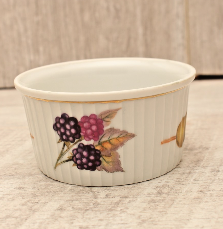 Royal Worcester Evesham Gold Ramekin Souffle Dish Blackberries Olives Size GO 48