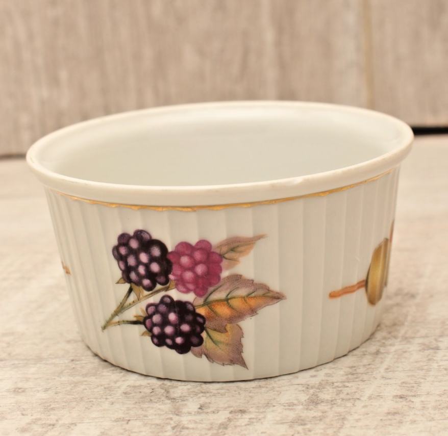 Royal Worcester Evesham Gold Ramekin Souffle Dish Blackberries Olives Size GO 48