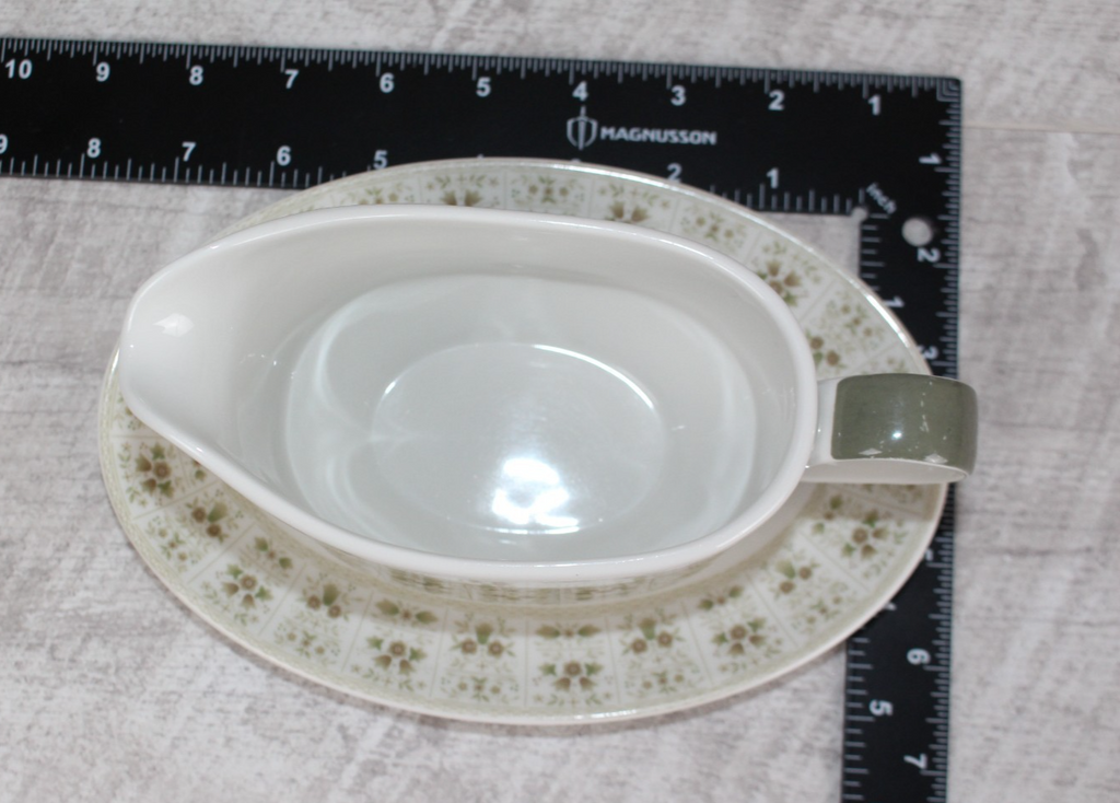 Vintage Royal Doulton Fine Bone China Samarra Gravy Boat & Saucer