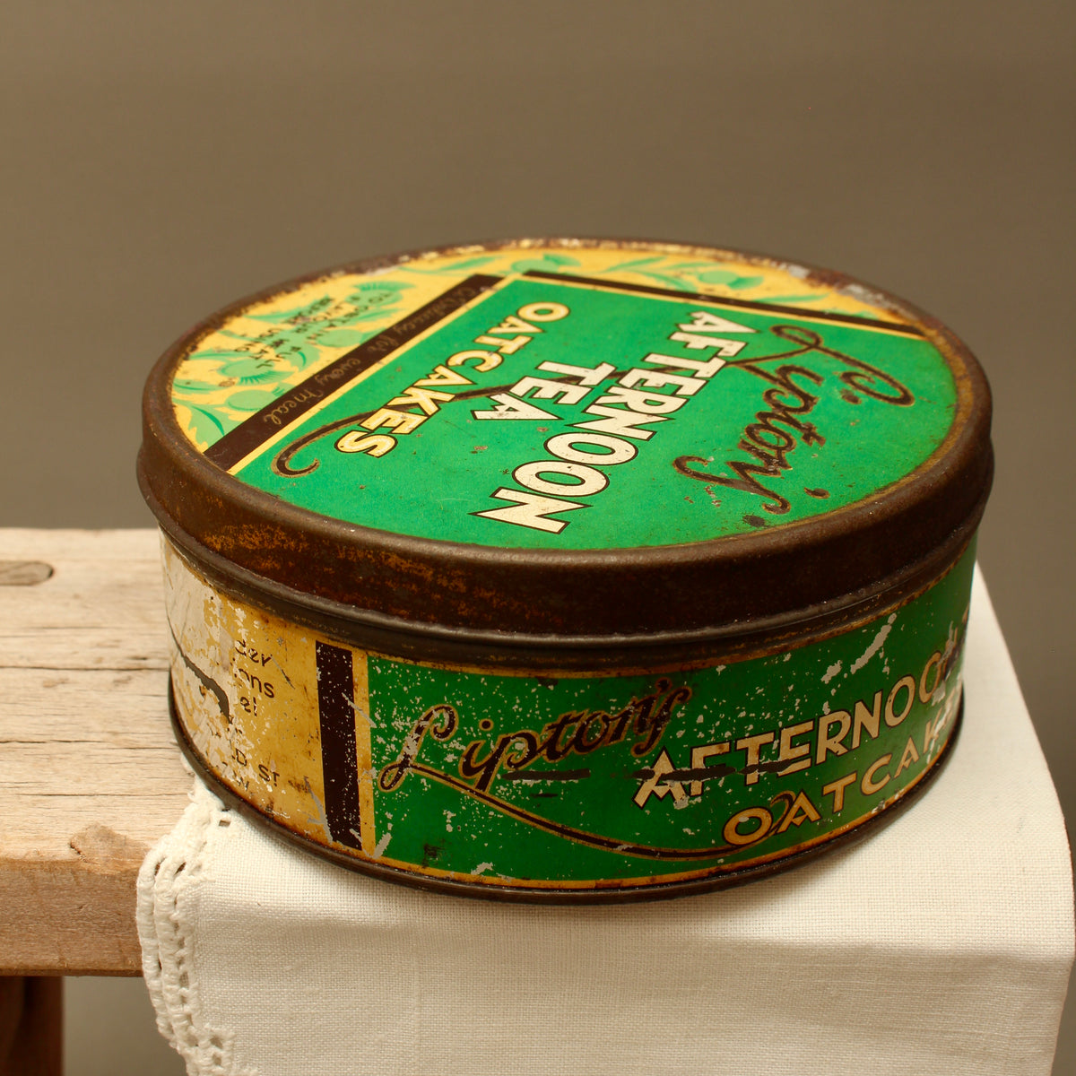 Vintage Lipton's Afternoon Tea Oatcakes Tin – Mid-Century Lithographed Advertising Box