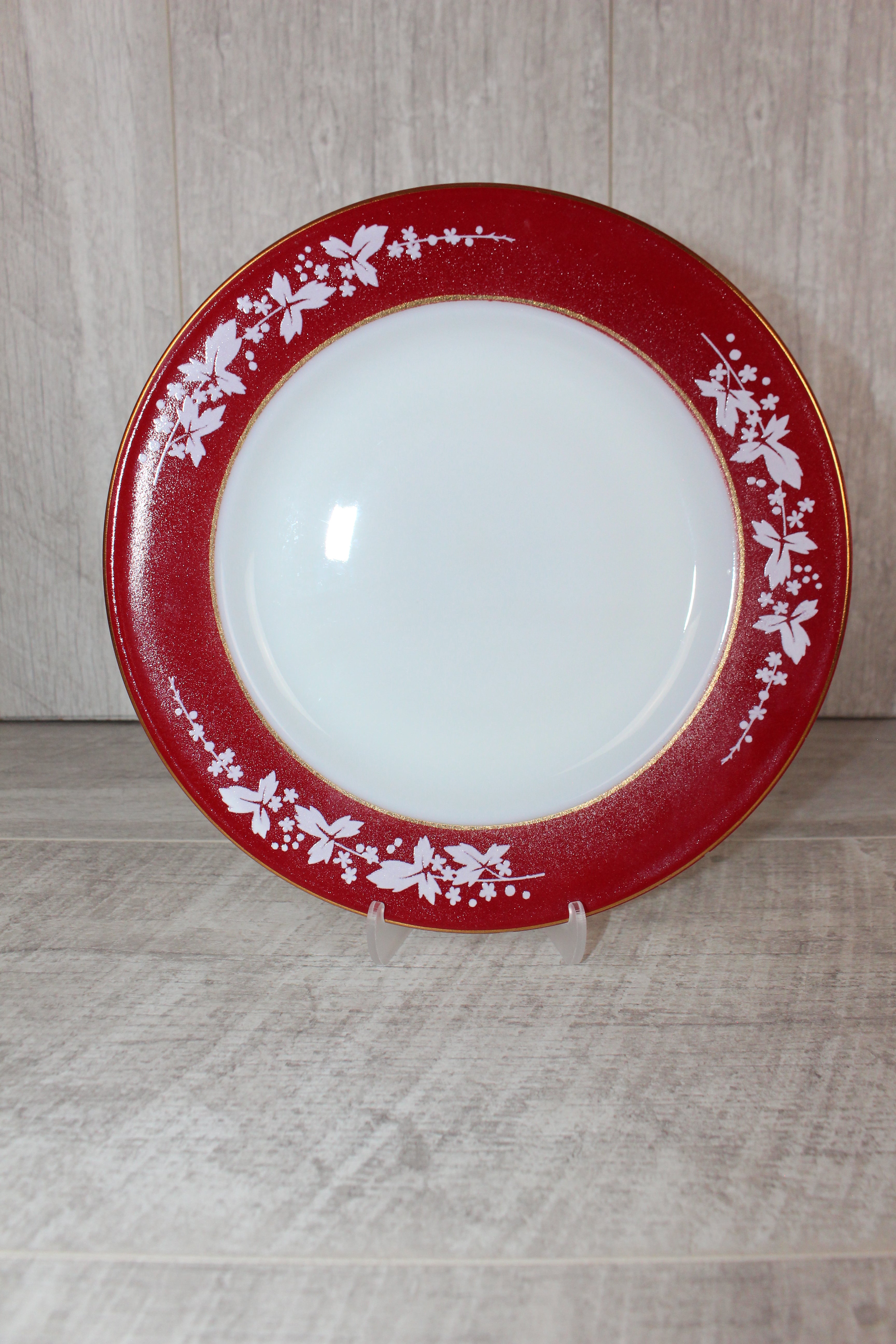 Pyrex Claret Hawthorne pattern lunch salad plate