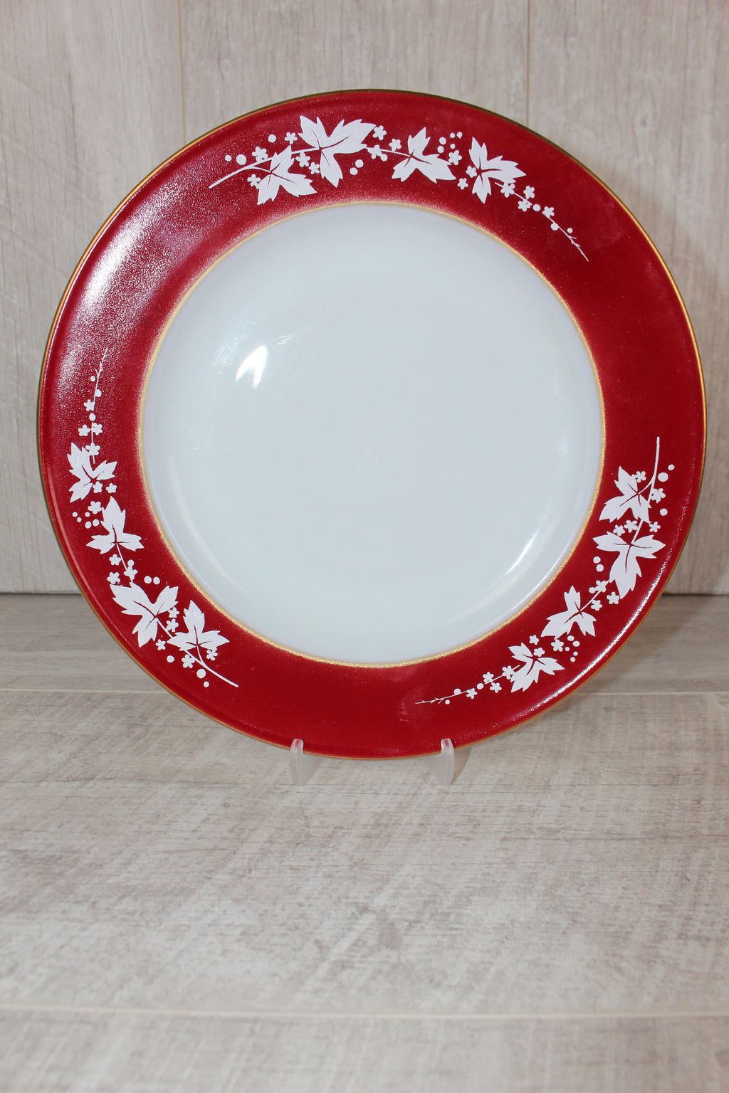 Pyrex Claret Hawthorne pattern Dinner plate