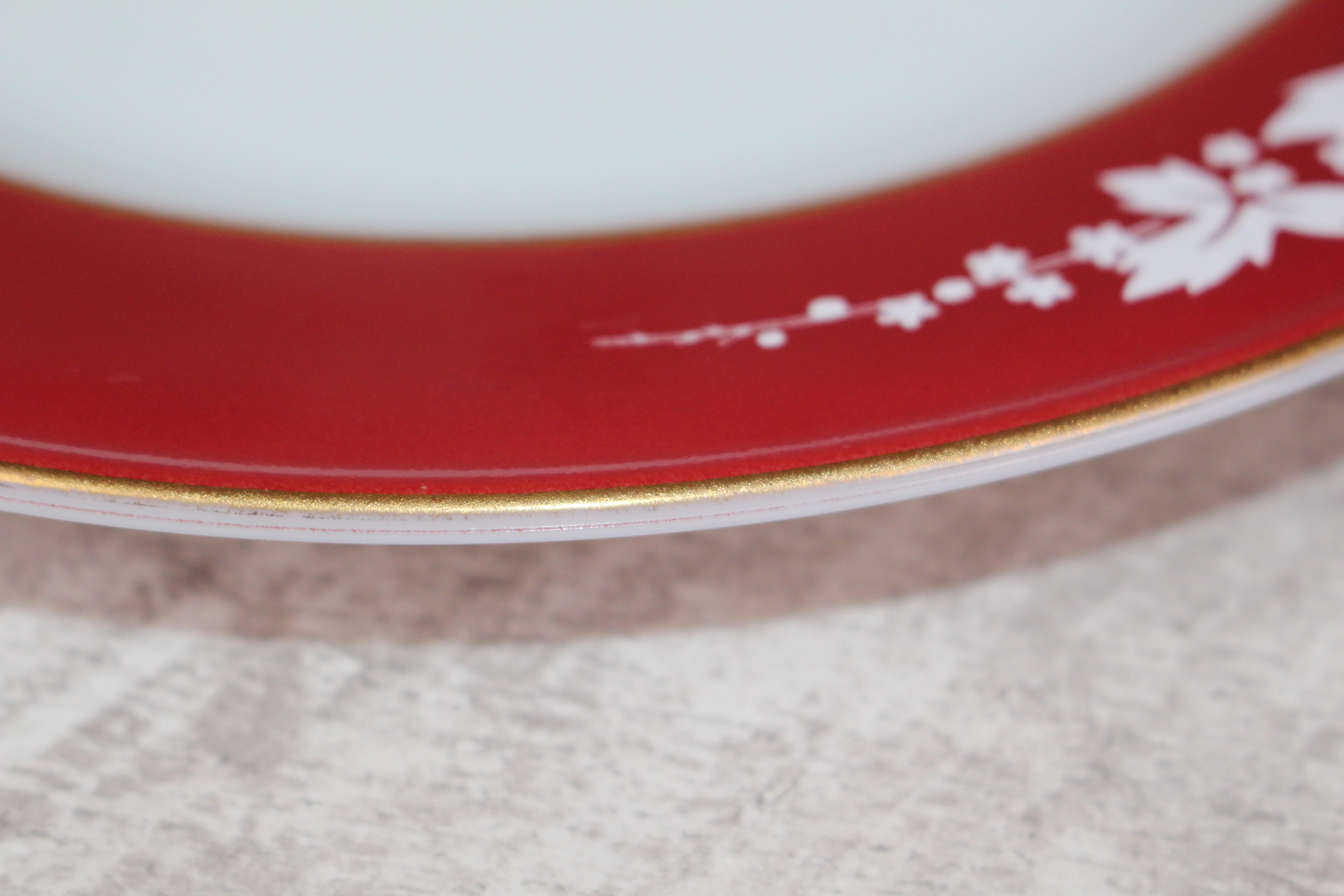 Pyrex Claret Hawthorne pattern Dinner plate