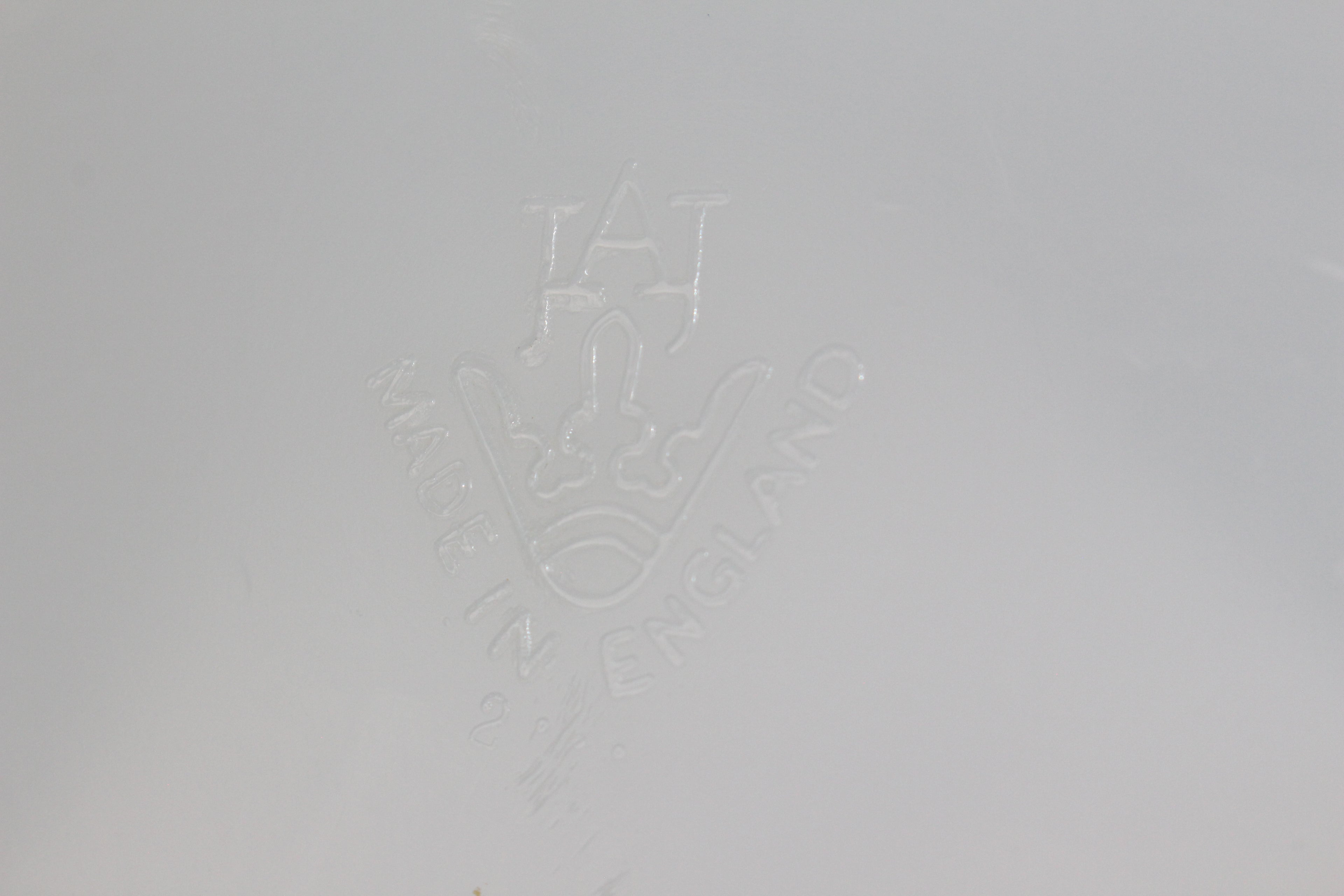 Pyrex Claret Hawthorne pattern Dinner plate