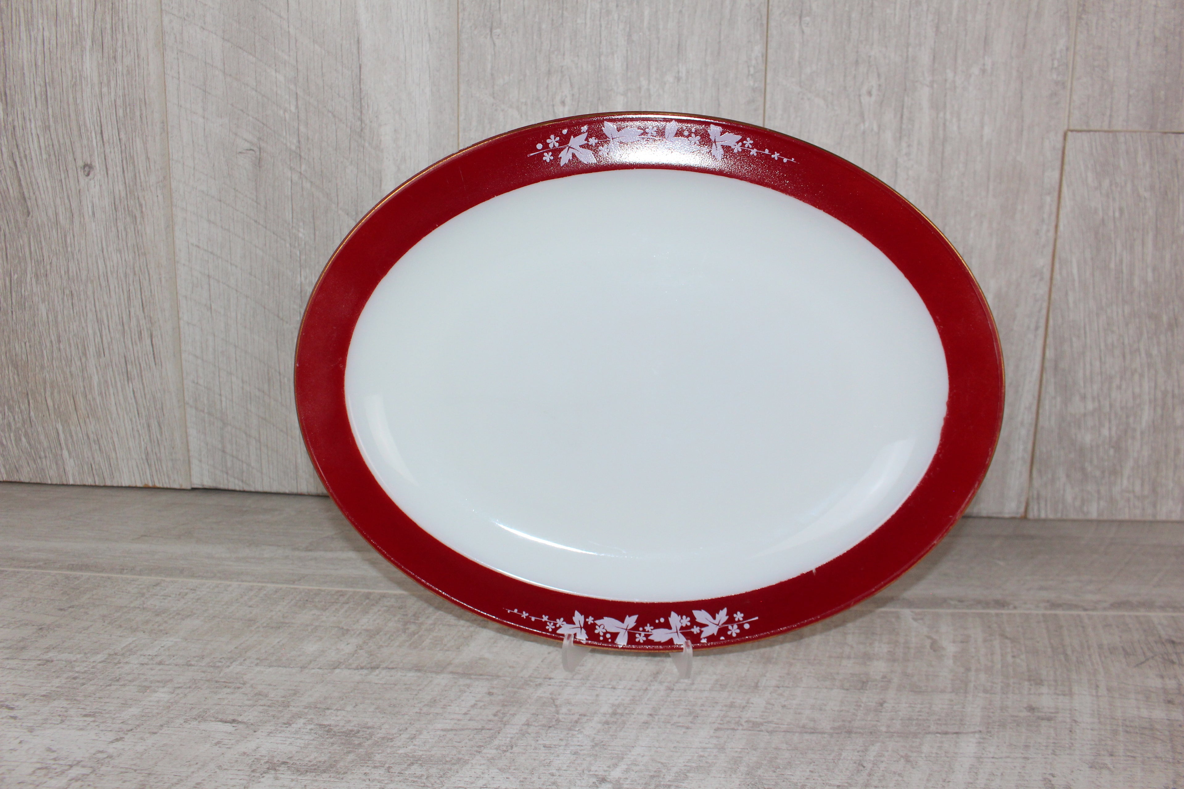 Pyrex Claret Hawthorne pattern serving platter