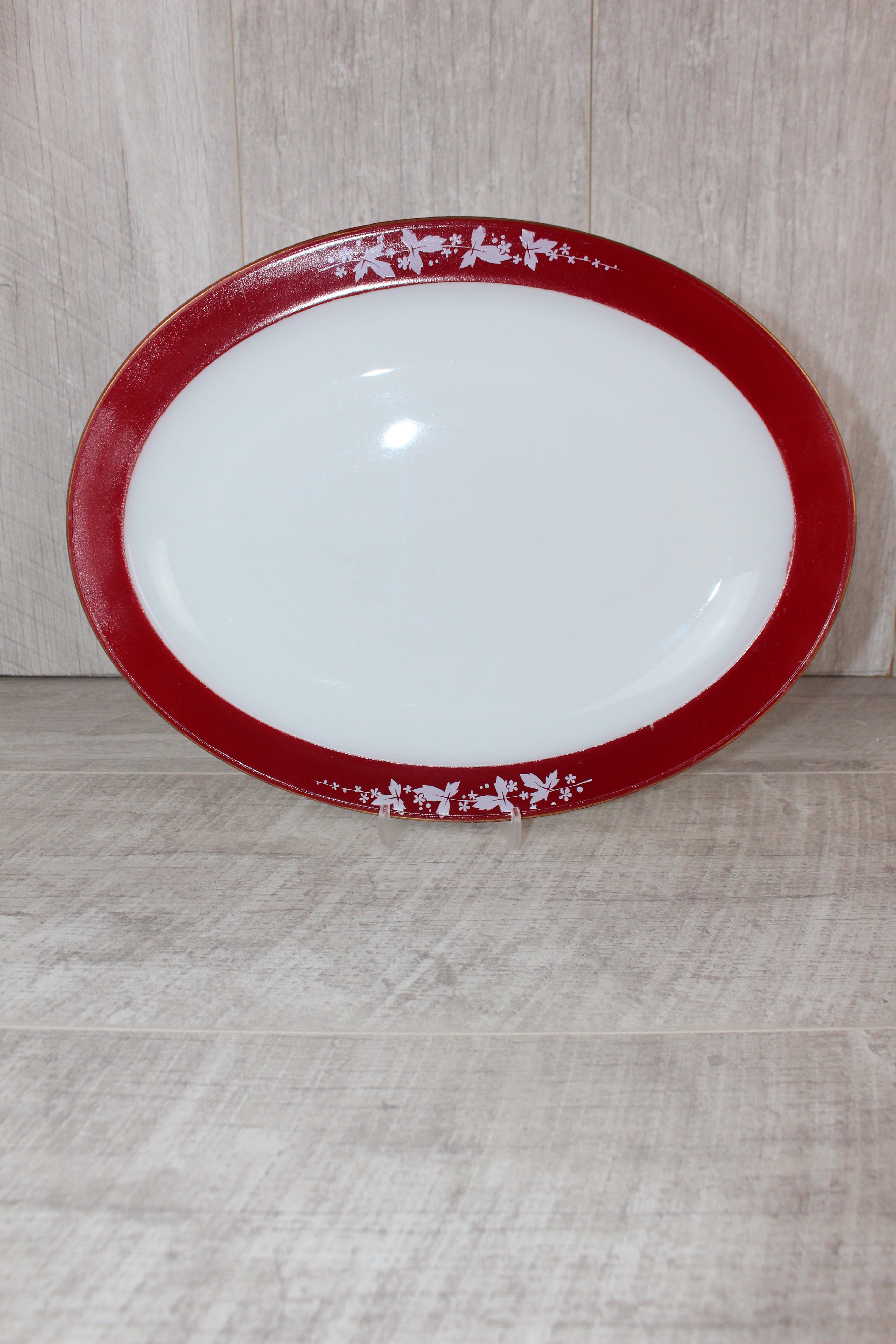 Pyrex Claret Hawthorne pattern serving platter
