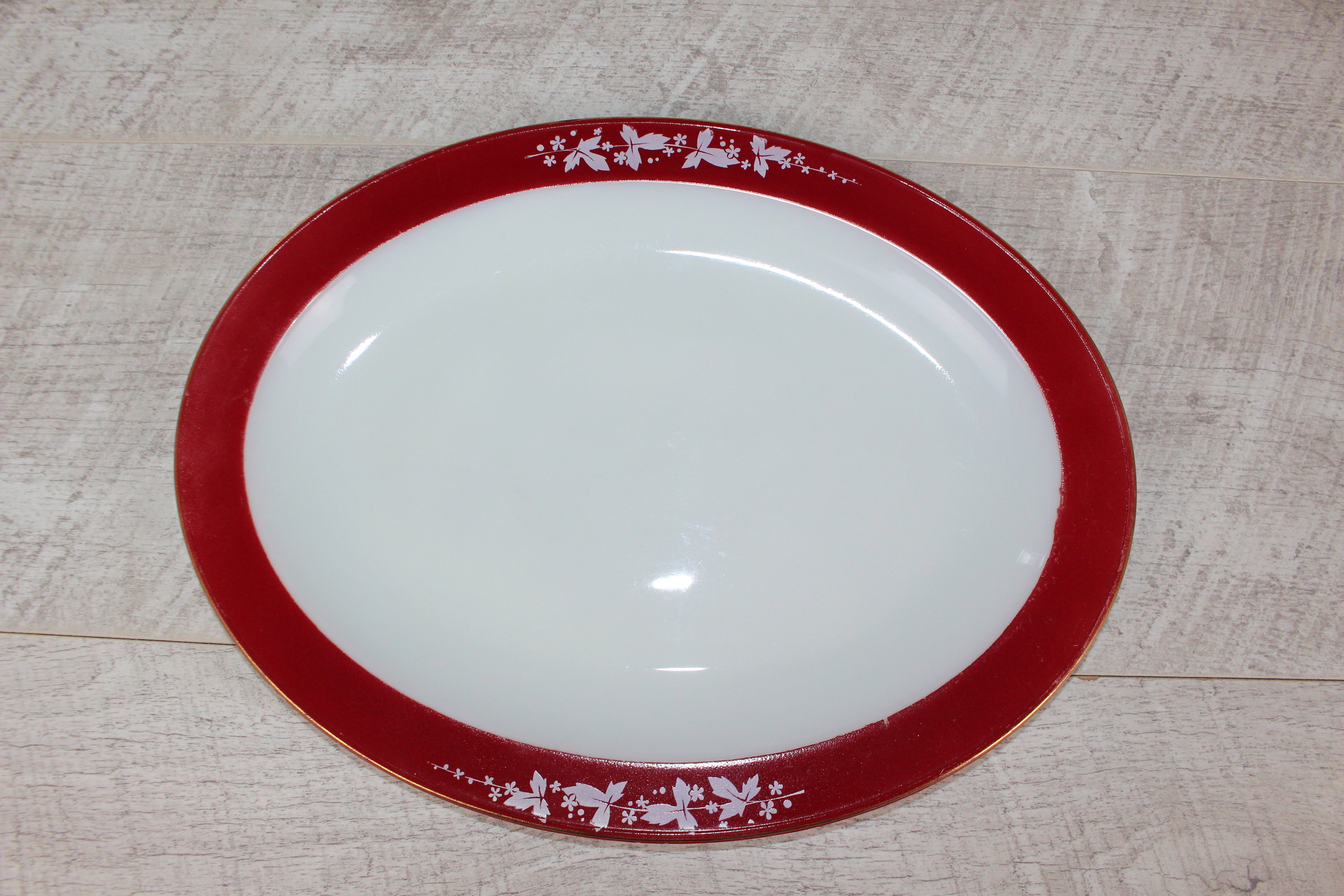 Pyrex Claret Hawthorne pattern serving platter