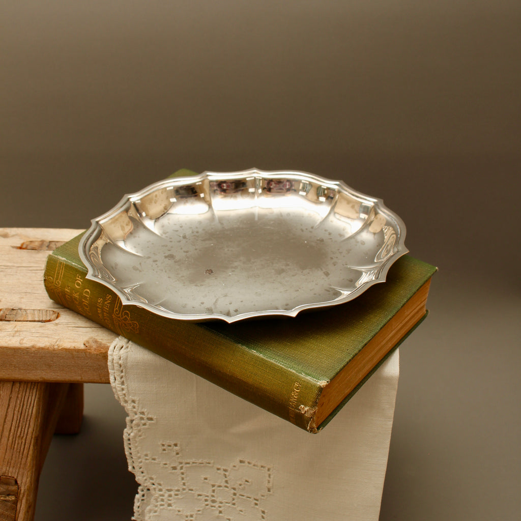 Vintage Oneida Silver-Plated Fluted Dish – Small Oval Tray