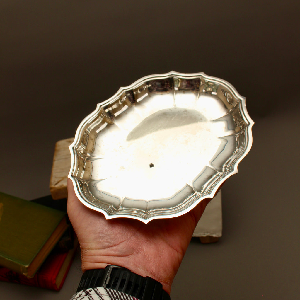 Vintage Oneida Silver-Plated Fluted Dish – Small Oval Tray