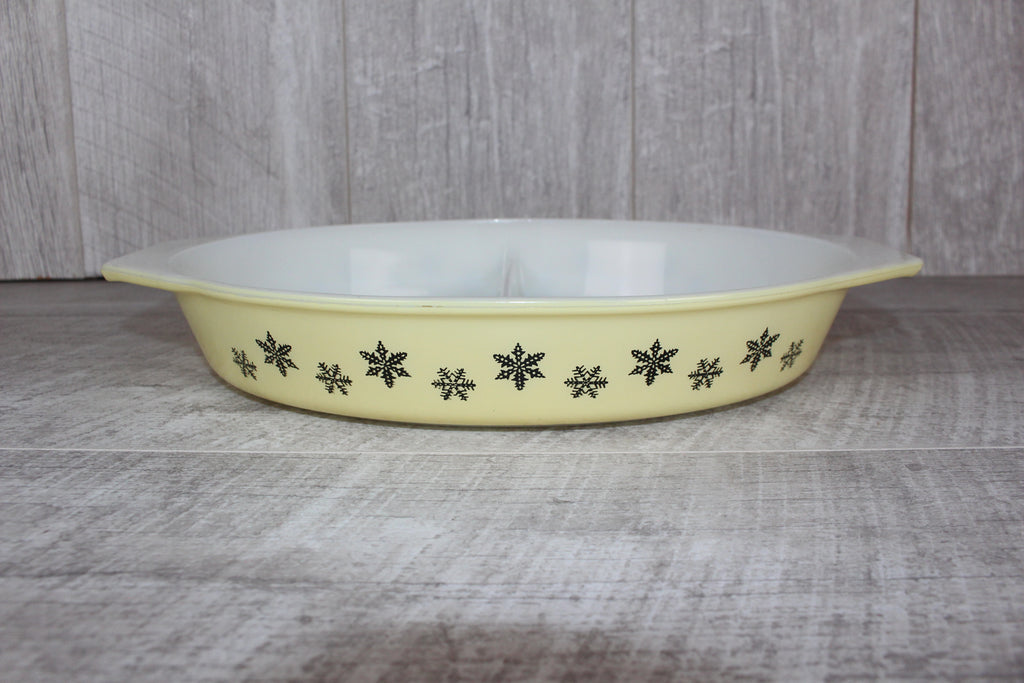 JAJ Pyrex Yellow Gaiety Snowflake Divided Dish