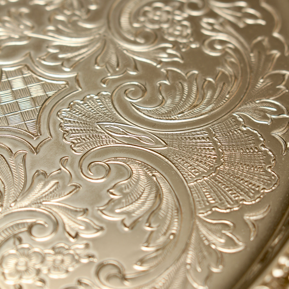 Vintage Ianthe Silver-Plated Round Salver – Ornate Engraved Drinks Gallery Tray
