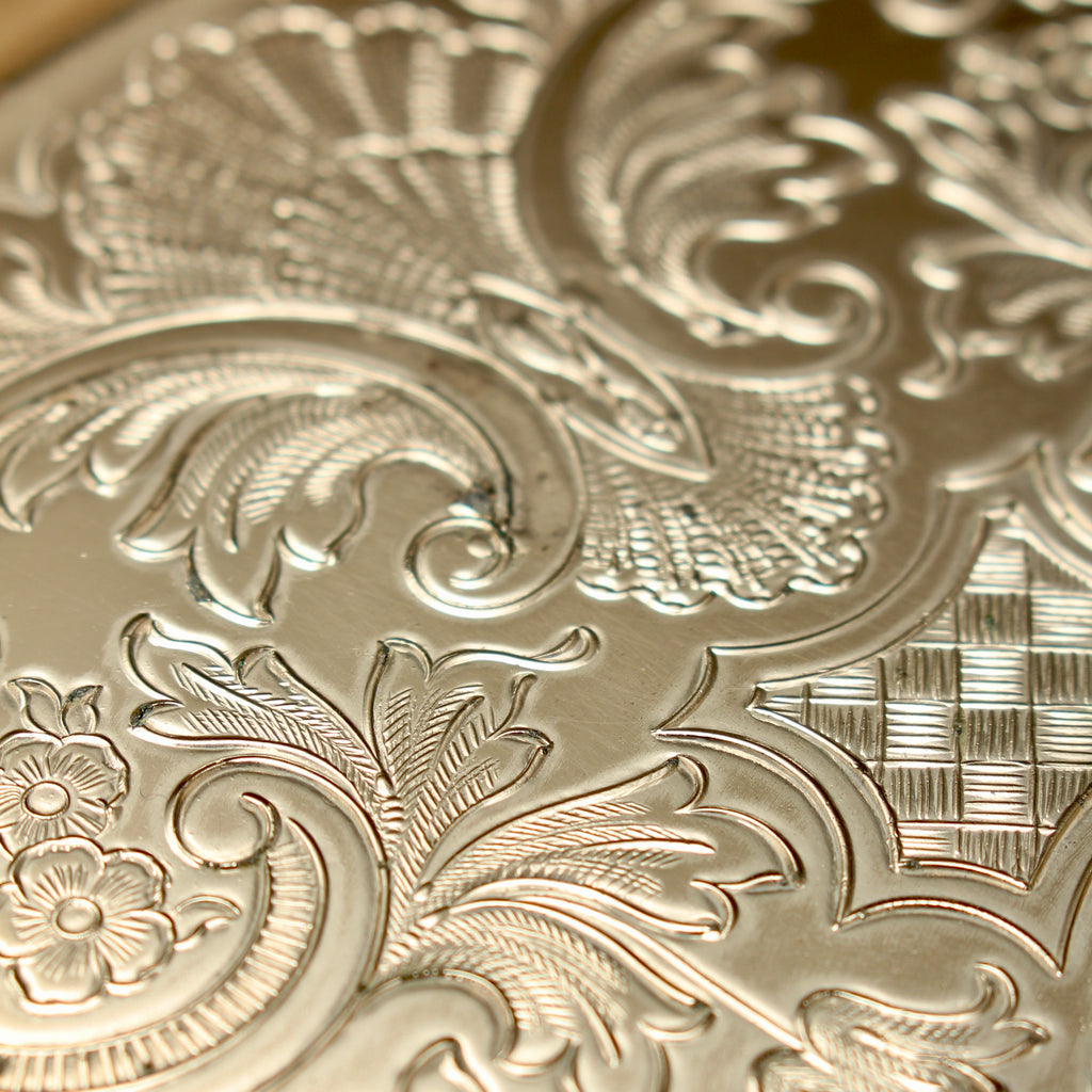 Vintage Ianthe Silver-Plated Round Salver – Ornate Engraved Drinks Gallery Tray