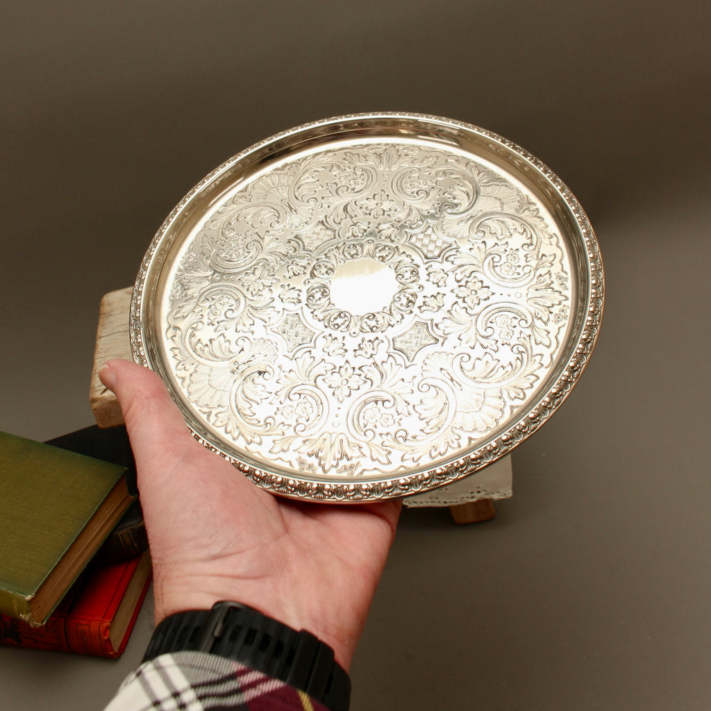 Vintage Ianthe Silver-Plated Round Salver – Ornate Engraved Drinks Gallery Tray