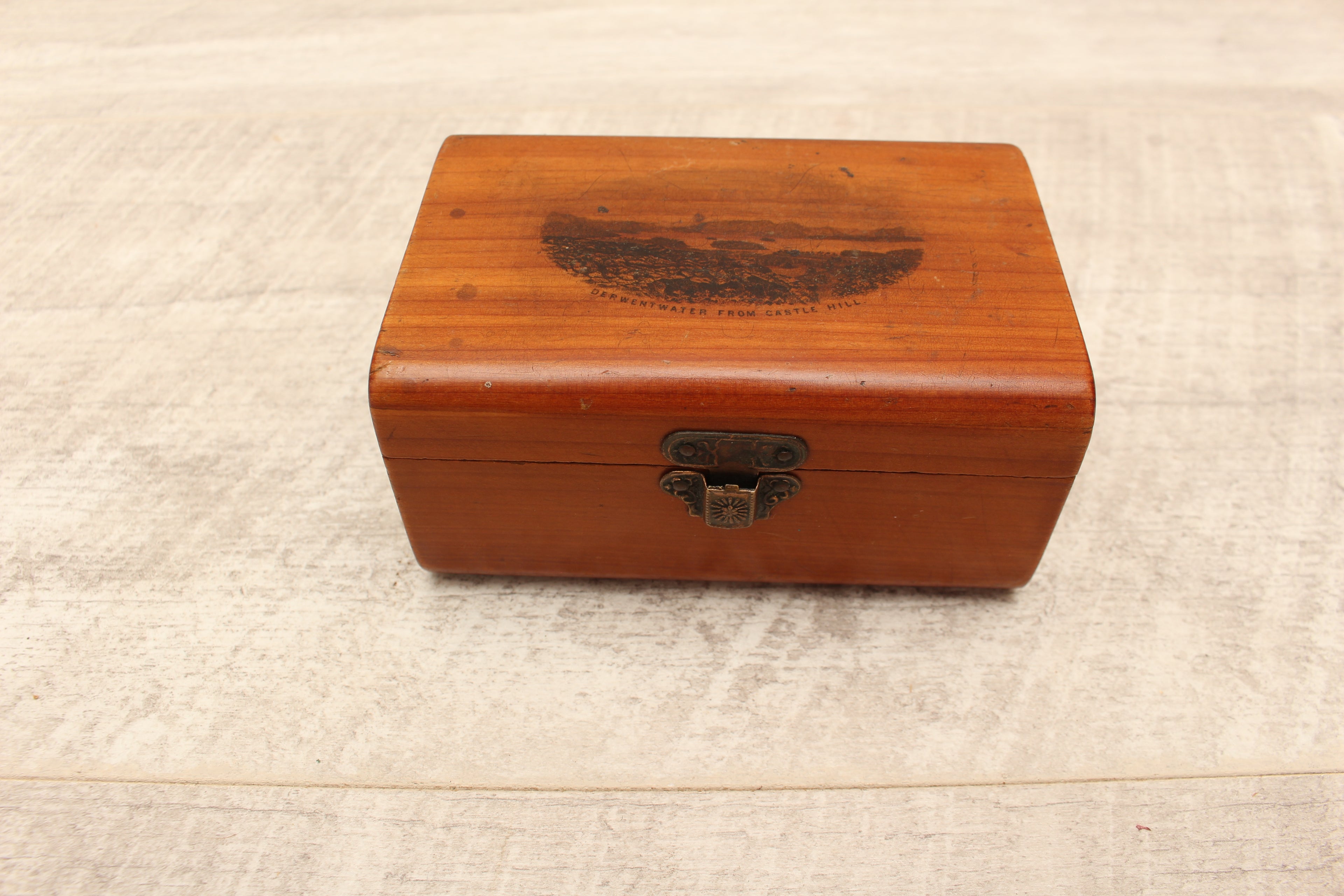 Antique Mauchline Ware Sycamore Trinket Box - Derwentwater From Castle Hill c.1890