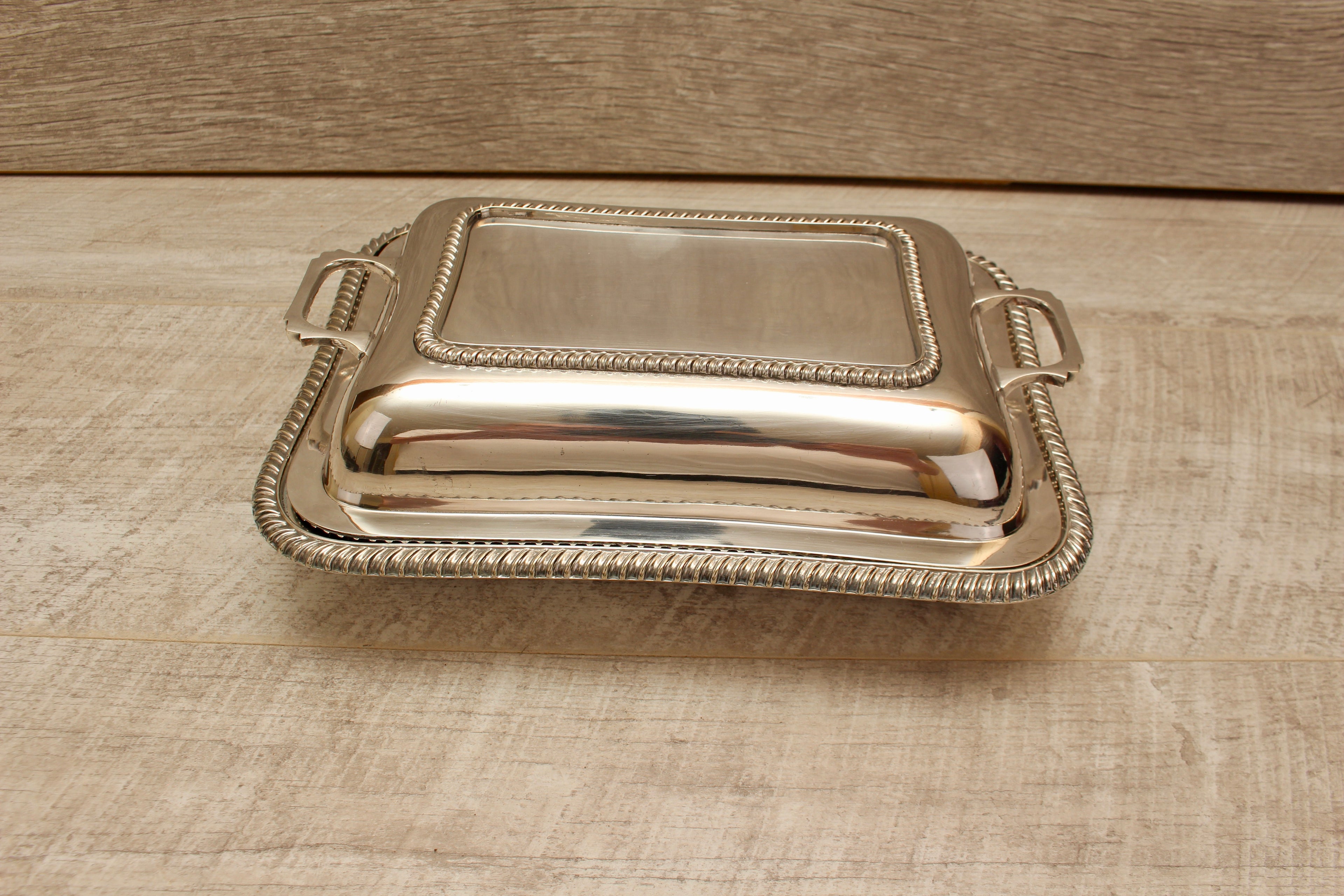 Antique Barker Brothers Silver Plate Lidded Entree Dish Gadroon Rim 4699