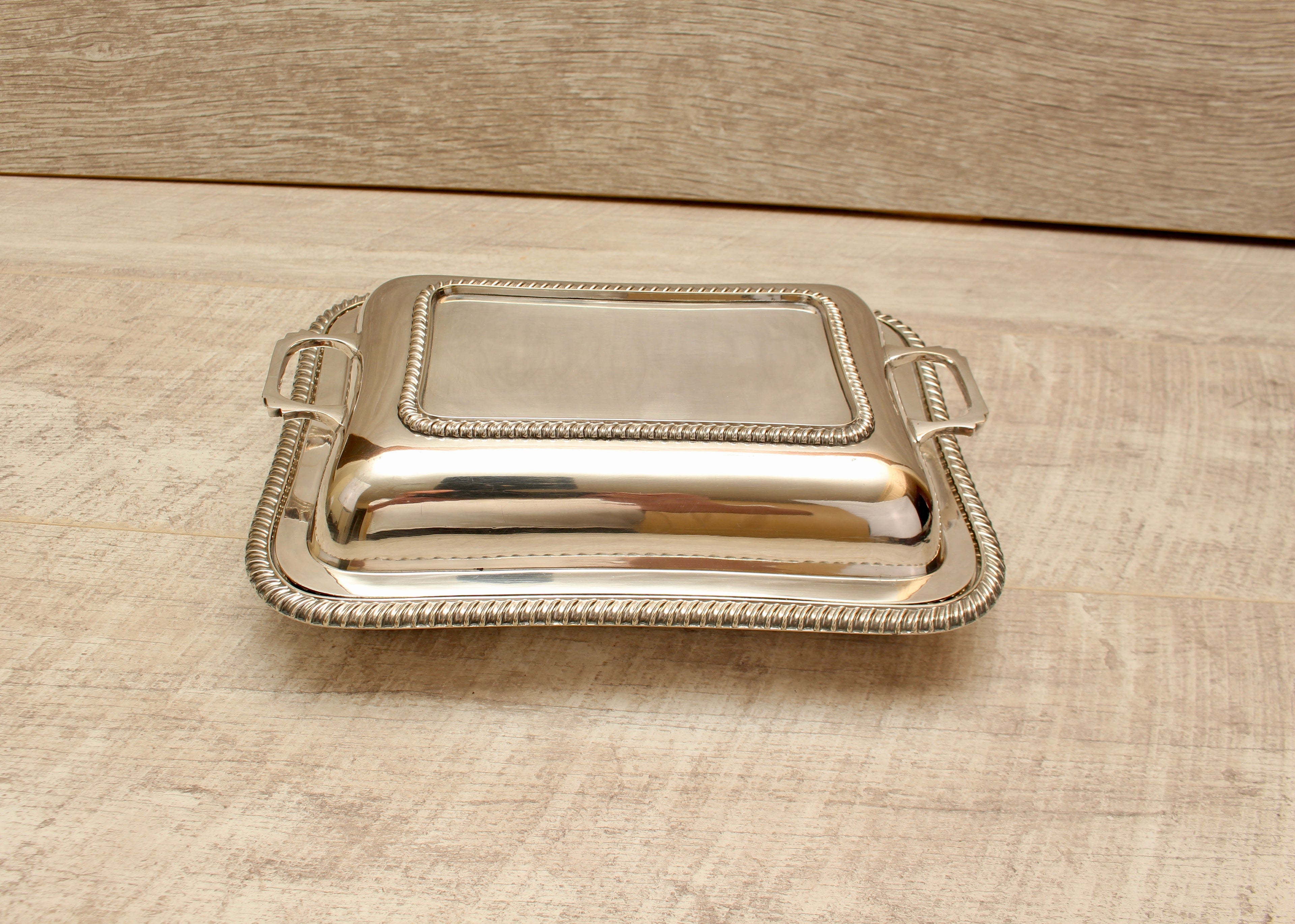 Antique Barker Brothers Silver Plate Lidded Entree Dish Gadroon Rim 4699