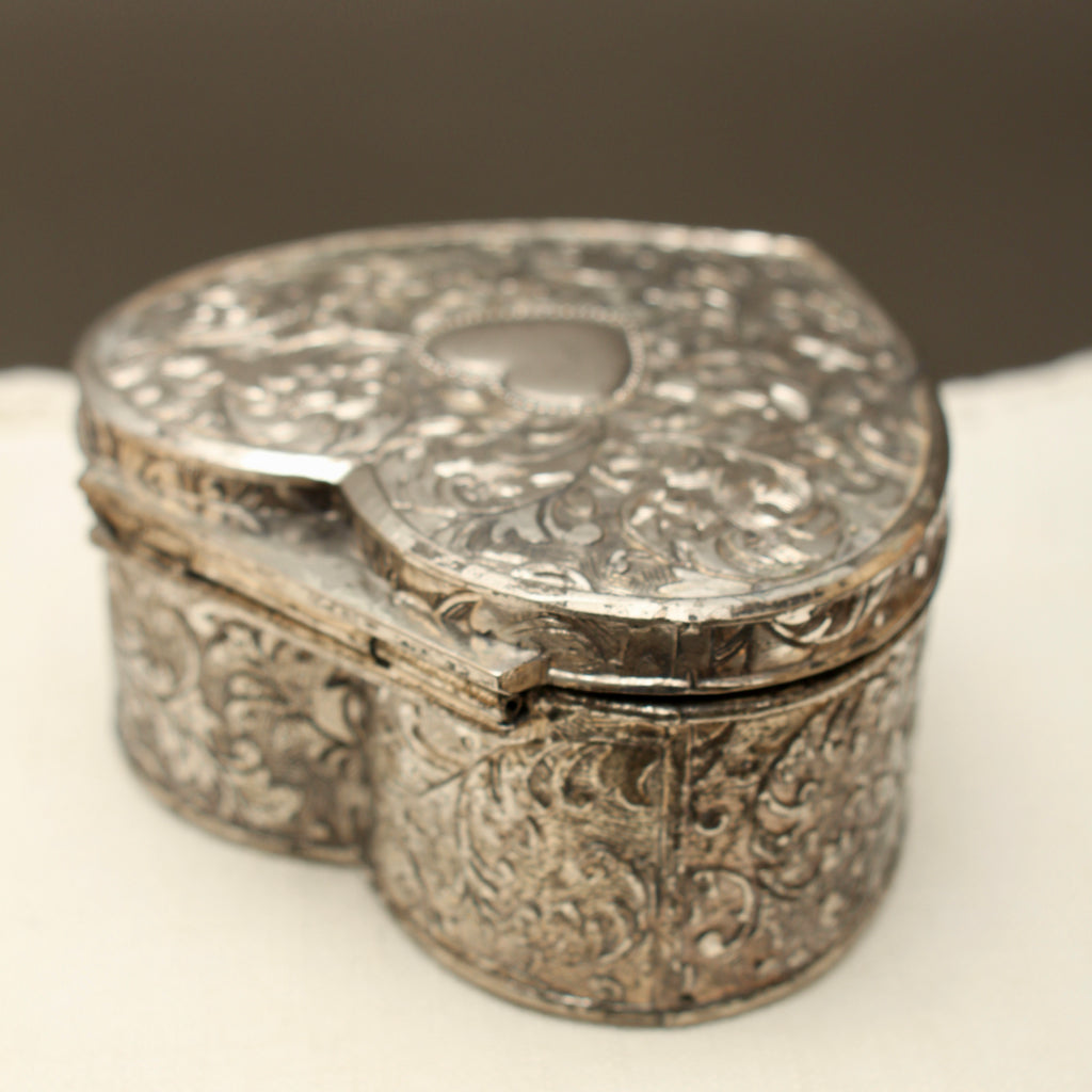Vintage Viners Silver Plated Heart Trinket Box - Mid-Century Repousse Jewellery Casket