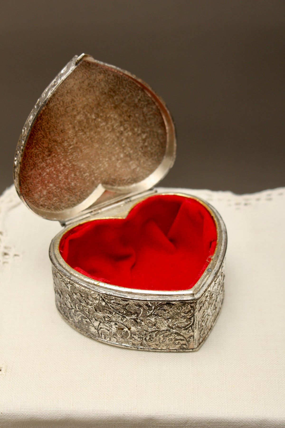 Vintage Viners Silver Plated Heart Trinket Box - Mid-Century Repousse Jewellery Casket