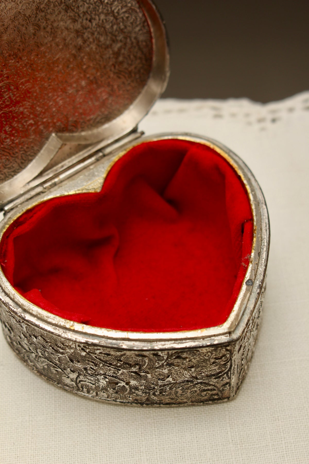 Vintage Viners Silver Plated Heart Trinket Box - Mid-Century Repousse Jewellery Casket