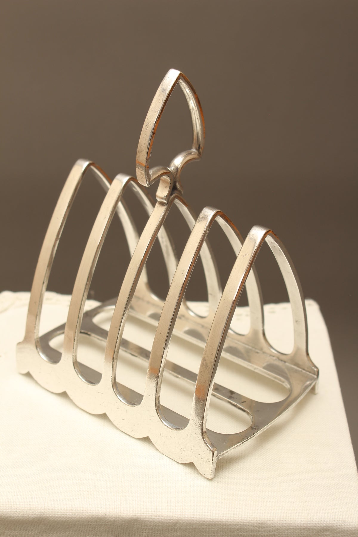Antique Goodwins Ltd Sheffield Silver Plated Toast Rack - 4-Slot Wave Edge Letter Rack (c.1910)
