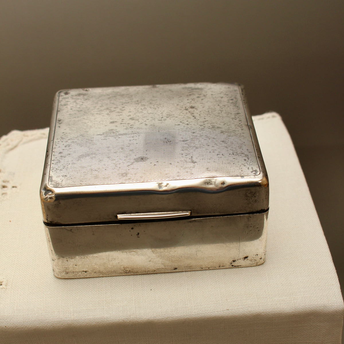 Art Deco Sterling Silver Cigarette Box (1925) | William Neale & Sons