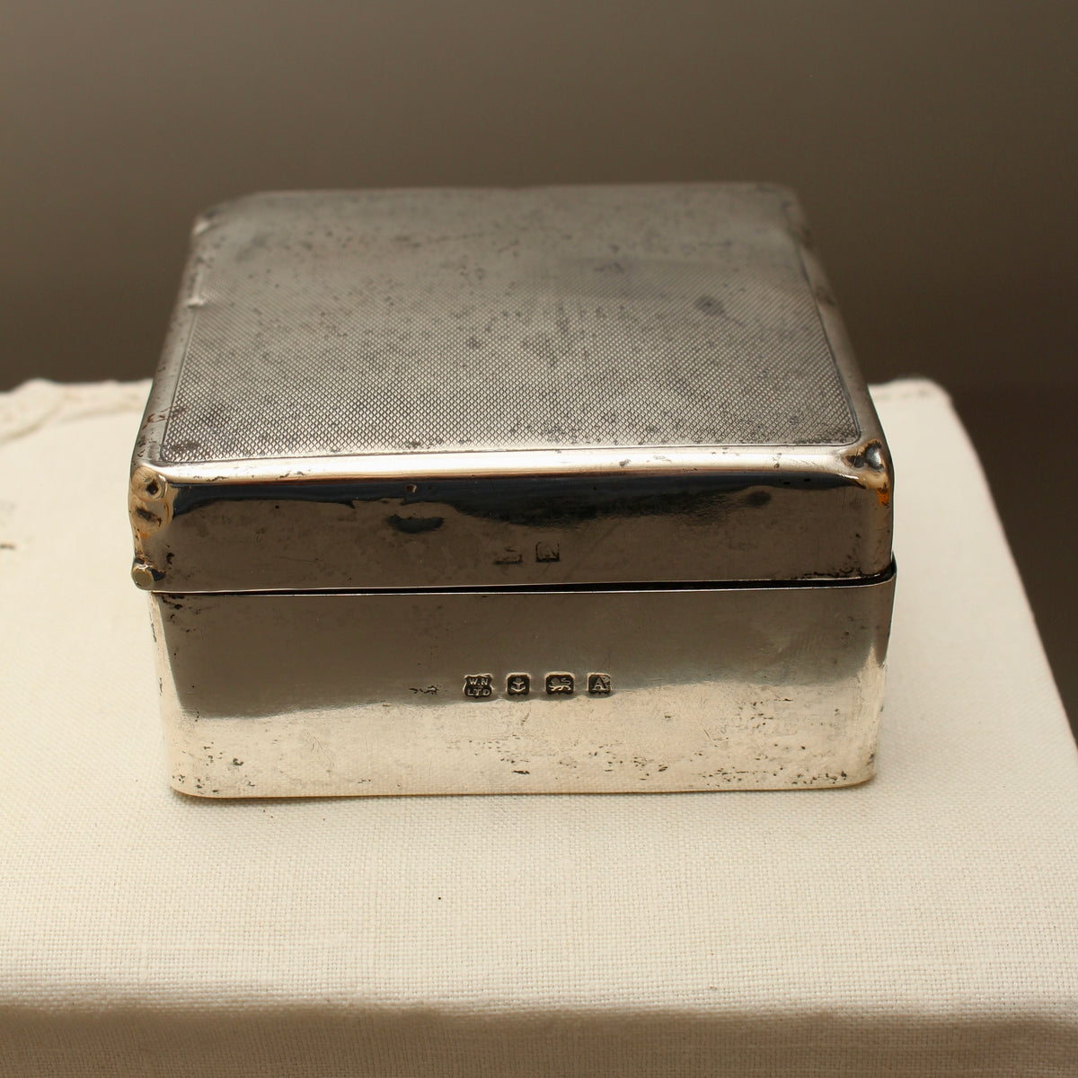 Art Deco Sterling Silver Cigarette Box (1925) | William Neale & Sons