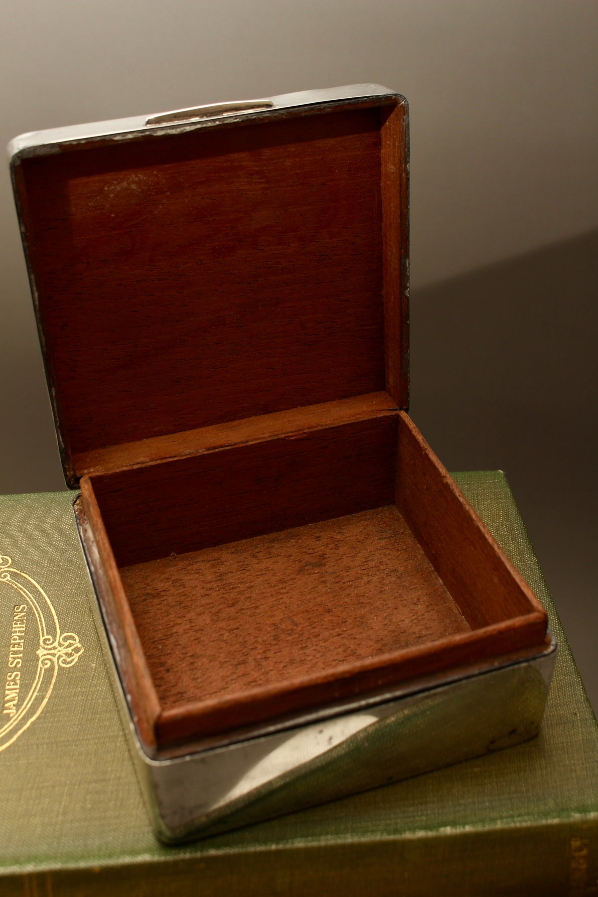 Art Deco Sterling Silver Cigarette Box (1925) | William Neale & Sons
