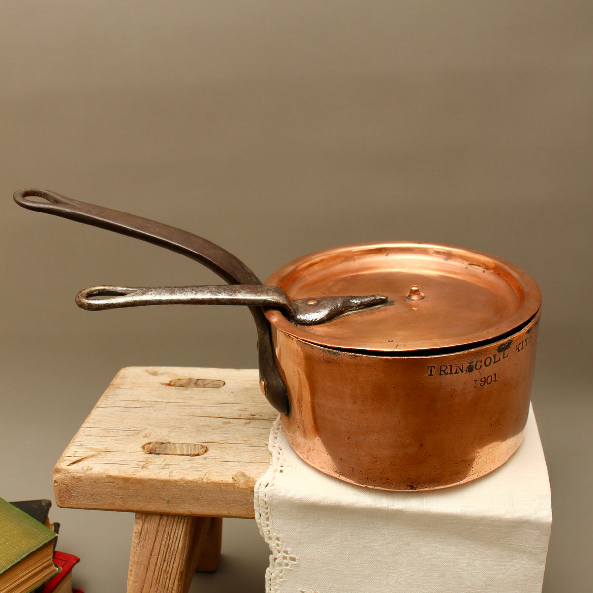 Antique Trinity College Cambridge Copper Saucepan & Lid (1901) | Collegiate Kitchenalia