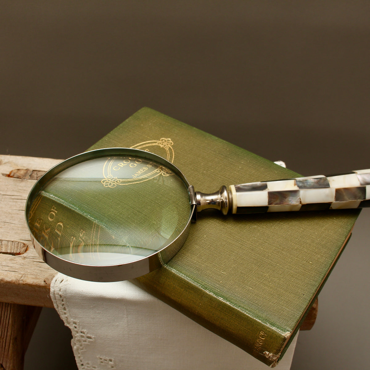 Checkered Mother of Pearl Handheld Magnifying Glass | Large Desk Magnifier