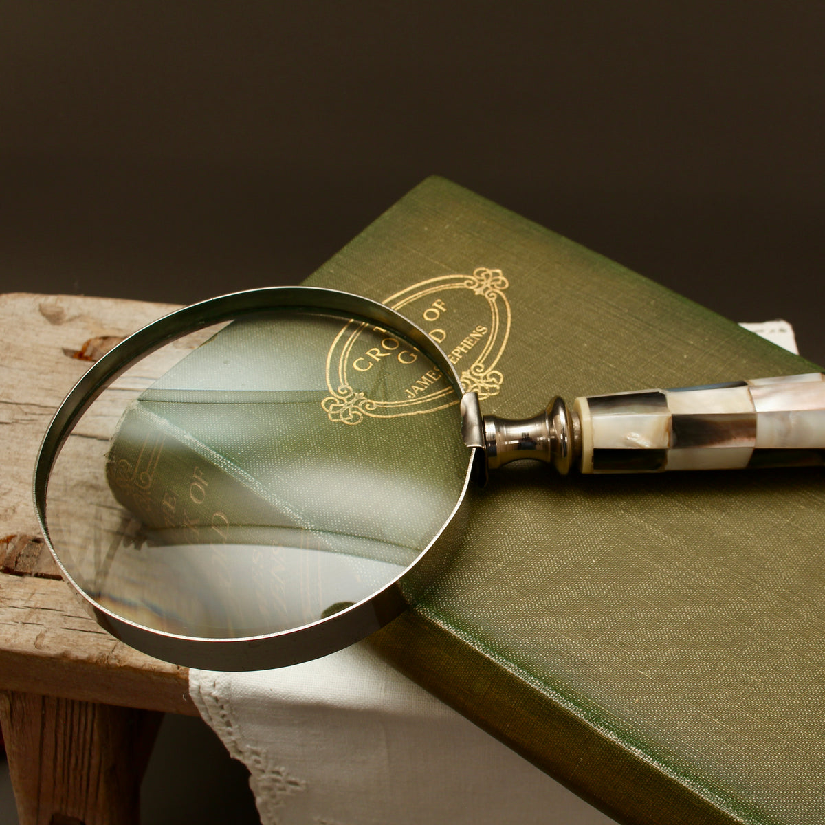 Checkered Mother of Pearl Handheld Magnifying Glass | Large Desk Magnifier
