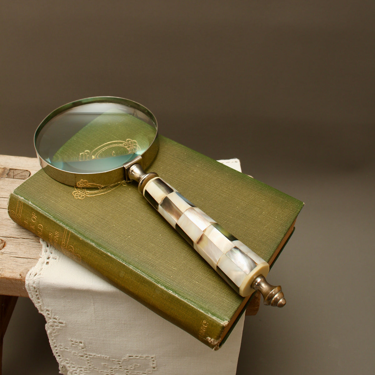 Checkered Mother of Pearl Handheld Magnifying Glass | Large Desk Magnifier