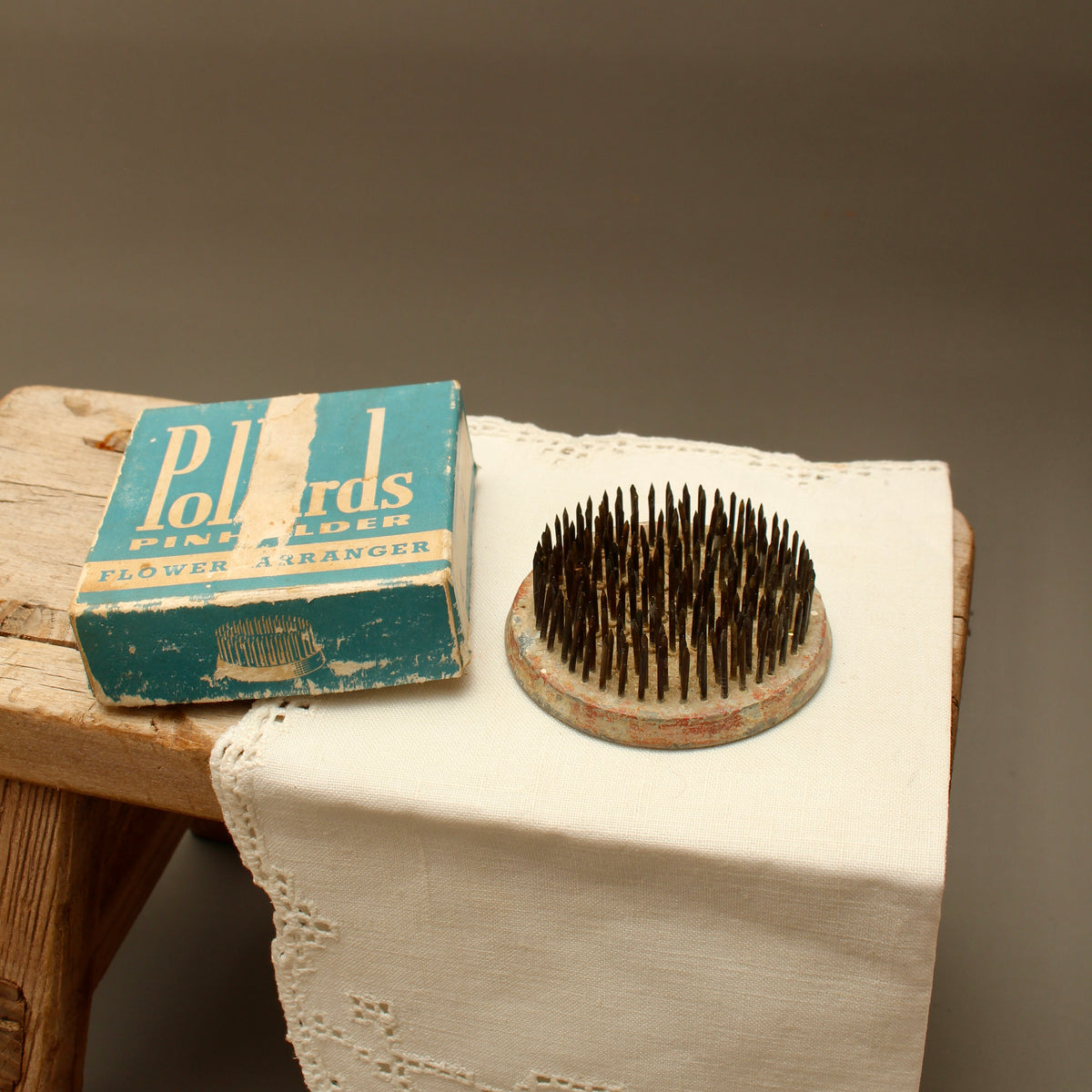 Vintage Boxed Pollards Large Spiked Flower Frog – Mid-Century 3.3 Inch Kenzan