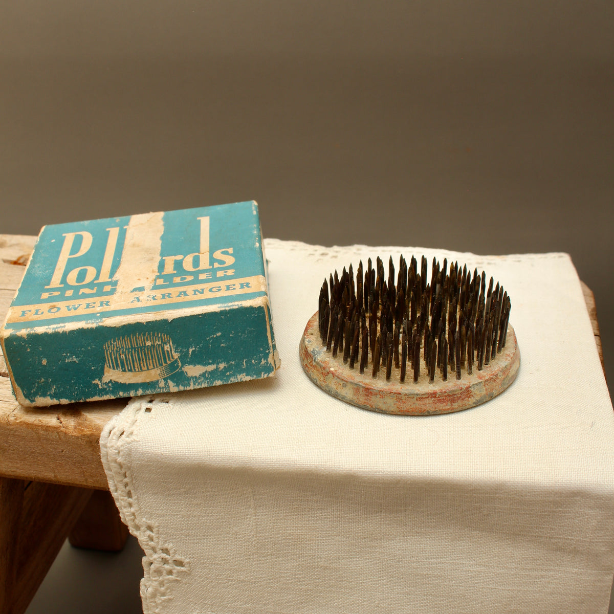 Vintage Boxed Pollards Large Spiked Flower Frog – Mid-Century 3.3 Inch Kenzan