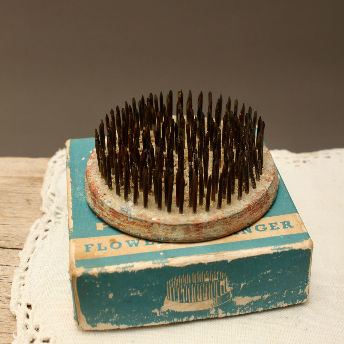 Vintage Boxed Pollards Large Spiked Flower Frog – Mid-Century 3.3 Inch Kenzan